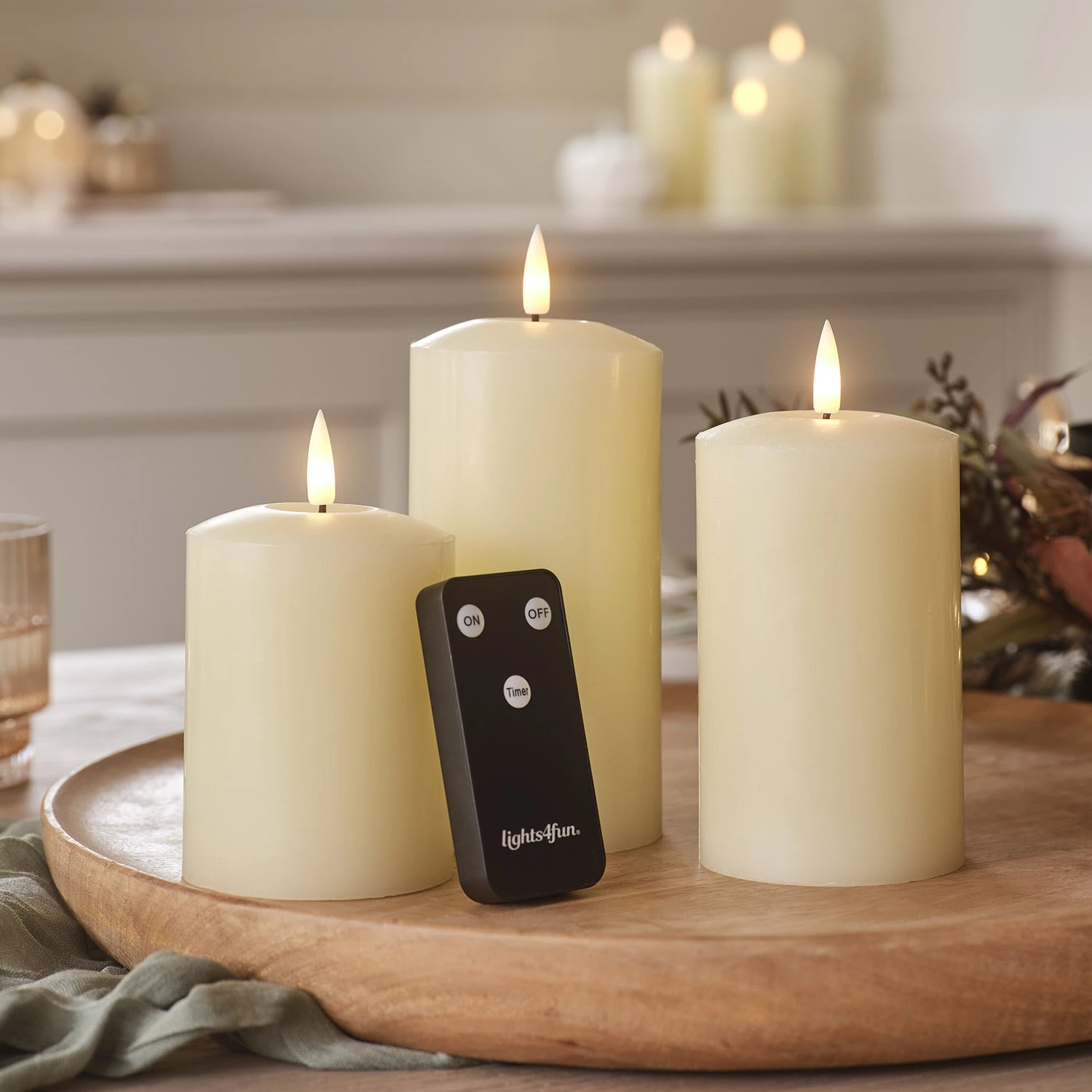 Lot De Composition Automnale Avec Trio De Porte-Bougies & 3 Bougies LED TruGlow® 4 Lot De Composition Automnale Avec Trio De Porte-Bougies & 3 Bougies LED TruGlow® – Image 4