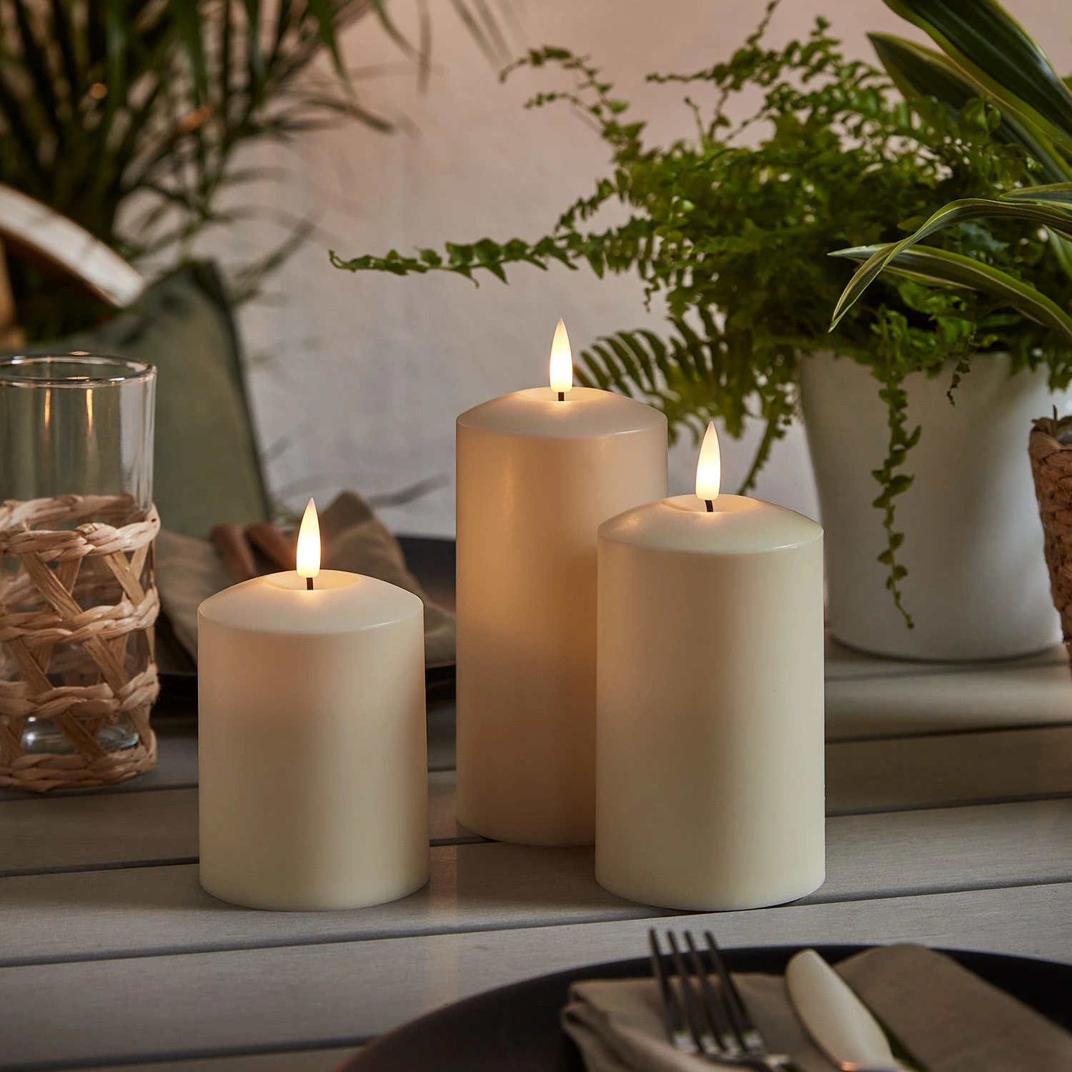 3 Bougies D'Extérieur à LED TruGlow® Avec Télécommande 8 3 Bougies D'Extérieur à LED TruGlow® Avec Télécommande – Image 8