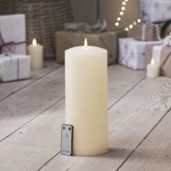 Bougie Cierge TruGlow® à LED De 30 Cm Avec Télécommande -Boutique De Noël CA20038 bougie cierge truglow r a led de 30cm 1