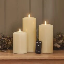 Lot De 3 Bougies Cierges à LED TruGlow® 14 Lot De 3 Bougies Cierges à LED TruGlow® -Boutique De Noël D CA1902012 lot de 3 bougies cierges a led truglow avec telecommande