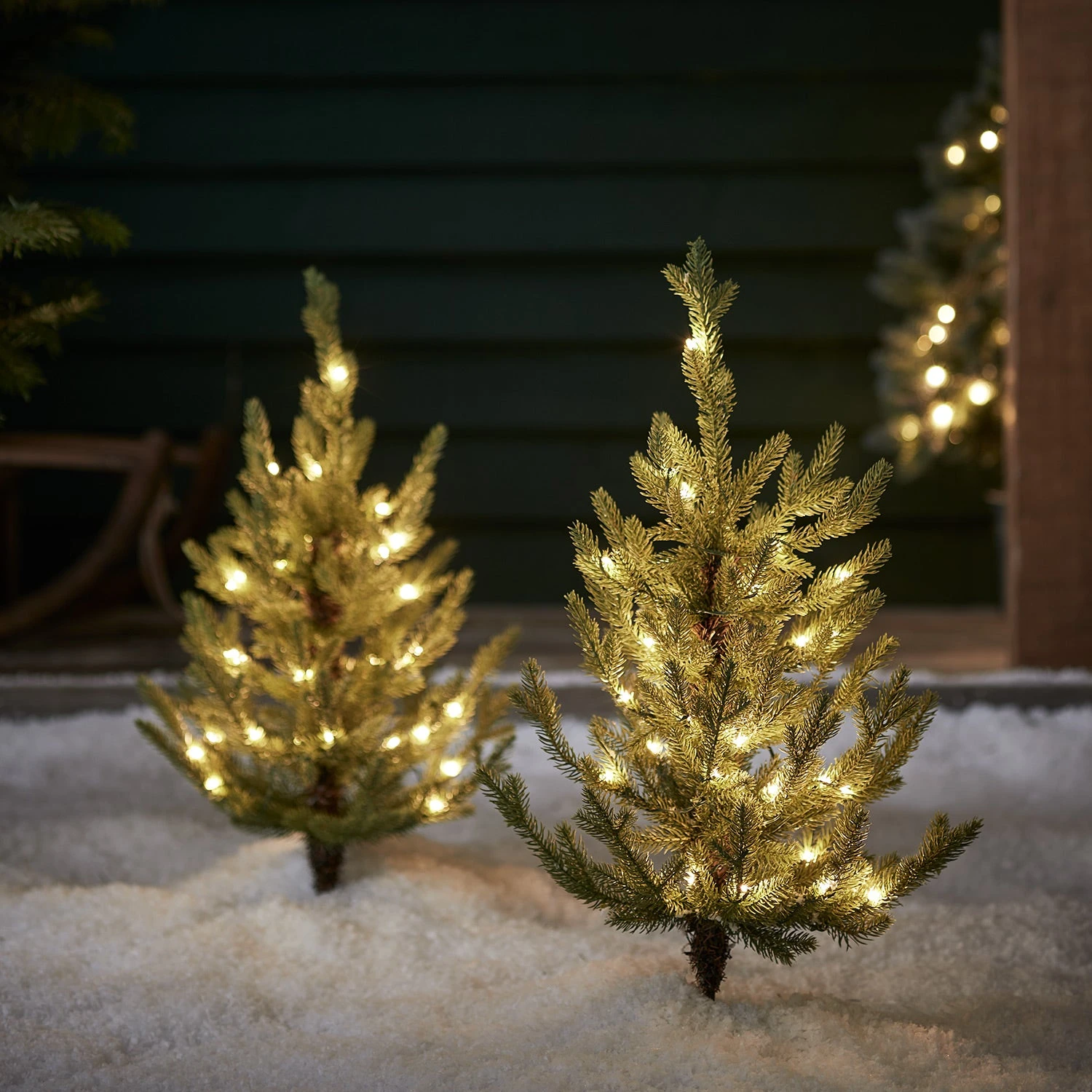 Lot De 2 Piquets Sapin De Noël Pre-éclairés Pour L'Extérieur 1 Lot De 2 Piquets Sapin De Noël Pre-éclairés Pour L'Extérieur