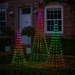 Lot De 3 Sapins De Noël Cônes Lumineux D’Extérieur Avec Fonction Changement De Couleur 31 Lot De 3 Sapins De Noël Cônes Lumineux D’Extérieur Avec Fonction Changement De Couleur -Boutique De Noël EU L4F2402038 lot de 3 sapins de noel cones lumineux d exterieur avec fonction changement de couleur 10