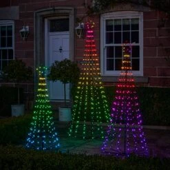 Lot De 3 Sapins De Noël Cônes Lumineux D’Extérieur Avec Fonction Changement De Couleur 32 Lot De 3 Sapins De Noël Cônes Lumineux D’Extérieur Avec Fonction Changement De Couleur -Boutique De Noël EU L4F2402038 lot de 3 sapins de noel cones lumineux d exterieur avec fonction changement de couleur 11