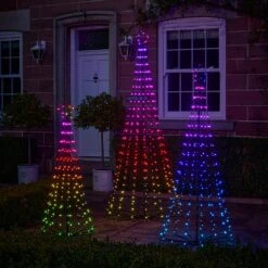 Lot De 3 Sapins De Noël Cônes Lumineux D’Extérieur Avec Fonction Changement De Couleur 35 Lot De 3 Sapins De Noël Cônes Lumineux D’Extérieur Avec Fonction Changement De Couleur -Boutique De Noël EU L4F2402038 lot de 3 sapins de noel cones lumineux d exterieur avec fonction changement de couleur 14