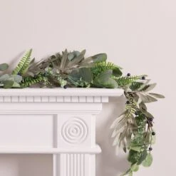 Lot De Décorations De Noël Classiques Pour Fenêtres 7 Lot De Décorations De Noël Classiques Pour Fenêtres -Boutique De Noël GA21015 guirlande de noel avec baies bleues et noeud en velours 150 cm 751b84af f7bc 448f 91cf e66a93cfa58d