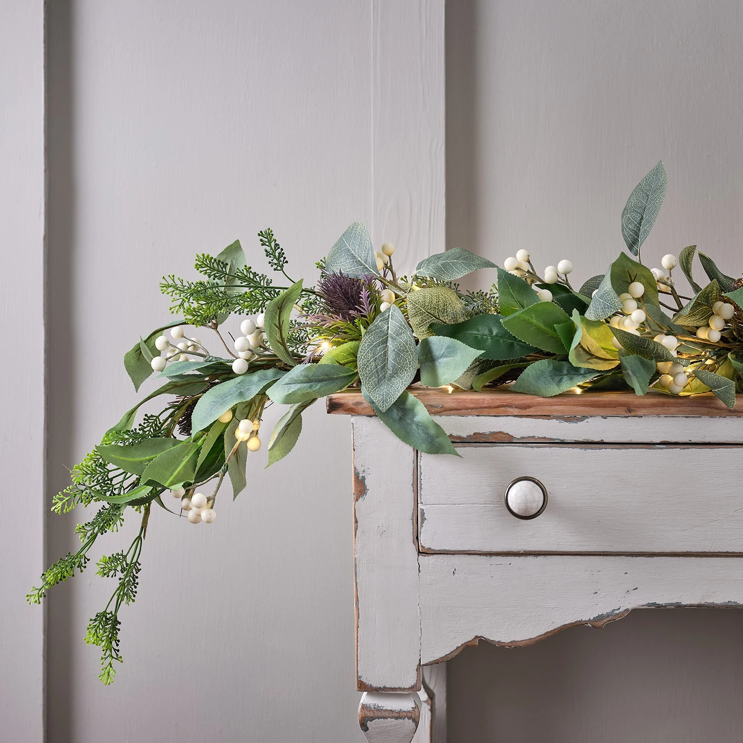 Lot De Couronne Et Guirlande De Noël Pré-éclairée à Baies Blanches 3 Lot De Couronne Et Guirlande De Noël Pré-éclairée à Baies Blanches – Image 3