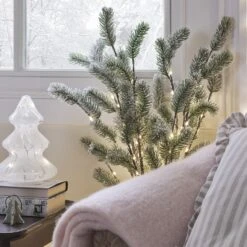 Lot De 3 Branches De Pin Givrées à Micro LED -Boutique De Noël LL WR24005 lot de 3 branches de pin givrees a micro led en interieur