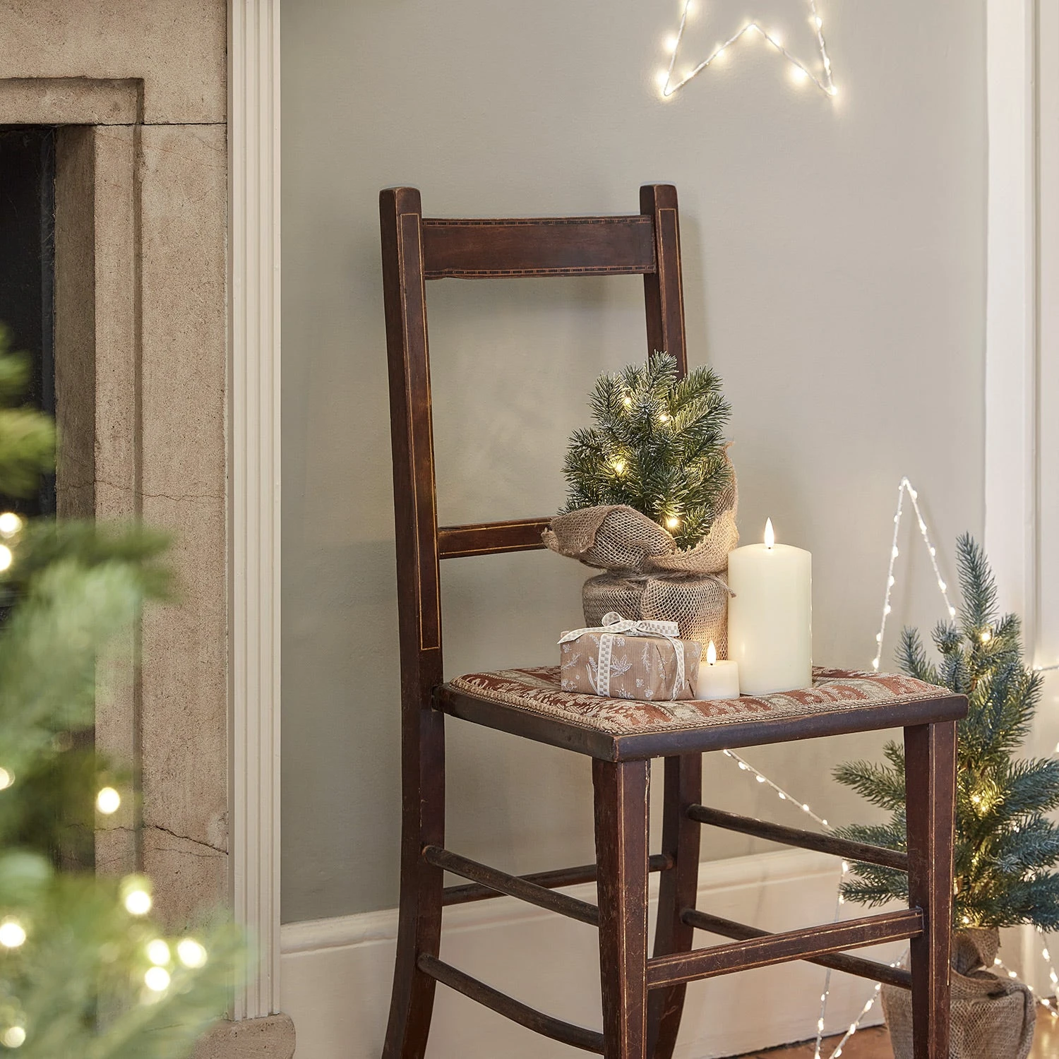 Sapin De Noël Artificiel 30cm Avec 8 LED Blanc Chaud à Piles 3 Sapin De Noël Artificiel 30cm Avec 8 LED Blanc Chaud à Piles – Image 3