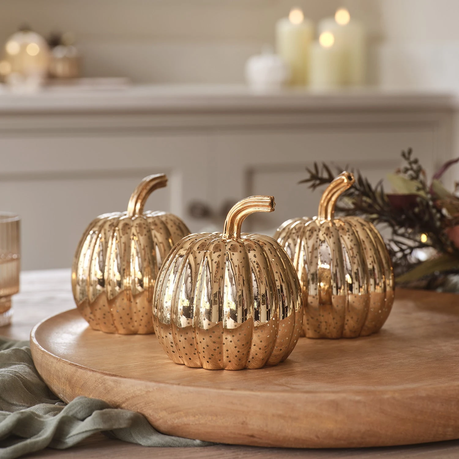 3 Citrouilles Lumineuses Mouchetées Cuivre En Verre 2 3 Citrouilles Lumineuses Mouchetées Cuivre En Verre – Image 2