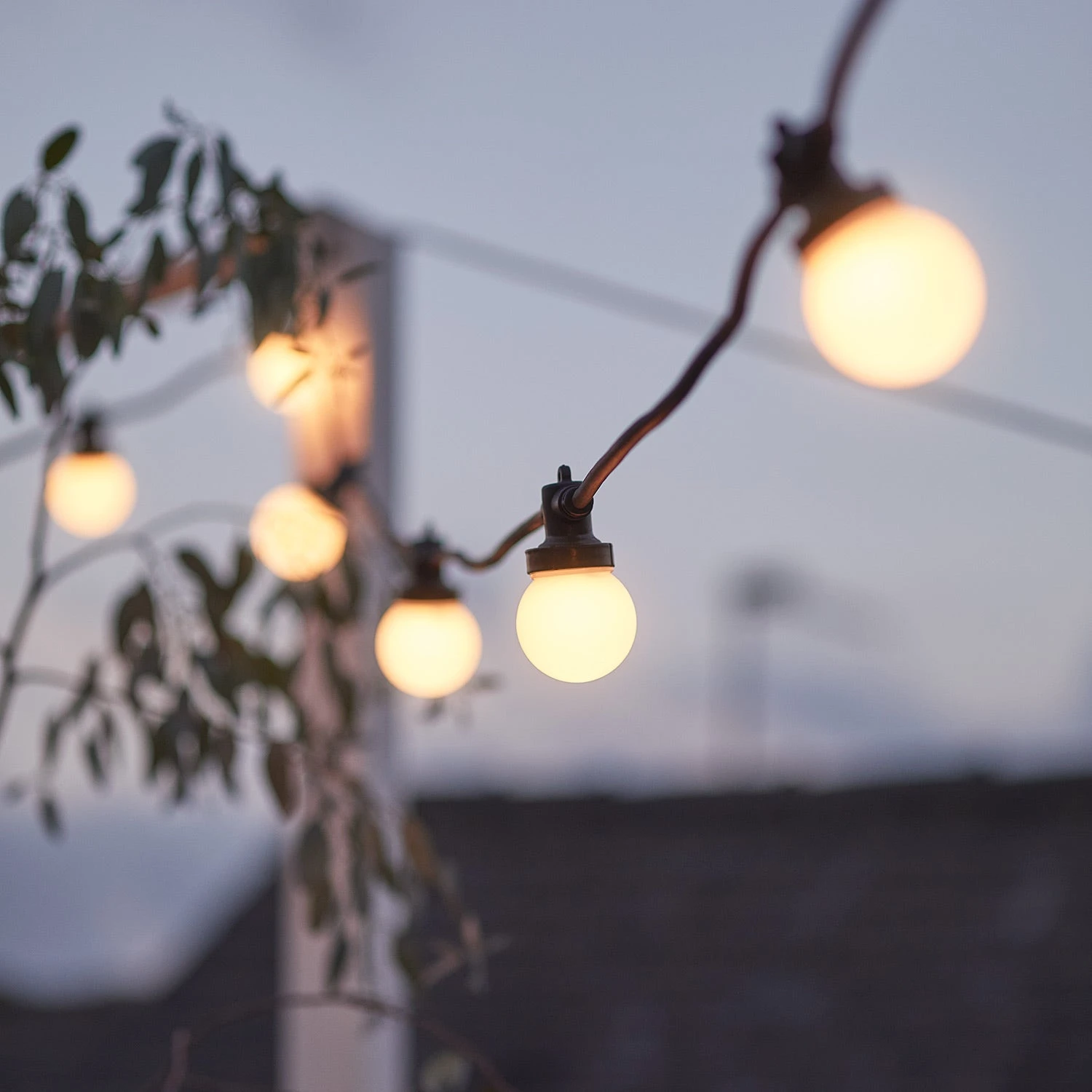 Guirlande Guinguette Pro Connect IP67, 5m 10 LED Blanc Chaud Câble Noir Raccordable 4 Guirlande Guinguette Pro Connect IP67, 5m 10 LED Blanc Chaud Câble Noir Raccordable – Image 4