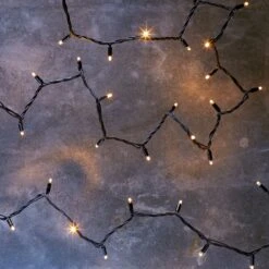 Guirlande Lumineuse Pro Connect IP67, 15m 150 LED Blanc Chaud Classique Câble Noir Raccordable -Boutique De Noël PR50YWB Guirlande Lumineuse Exterieure 50 LED Blanc Chaud sur Cable Noir Serie Pro c5270548 4614 4bbc 9c9e 8ccd5983f410 5