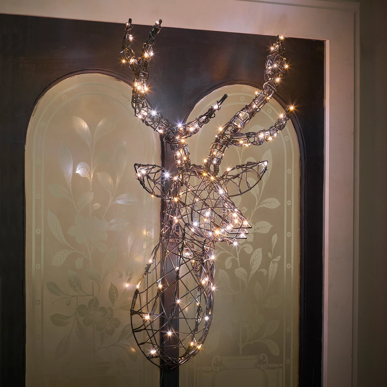 Tête De Cerf Lumineuse Harlow En Rotin 24v 5 Tête De Cerf Lumineuse Harlow En Rotin 24v – Image 5