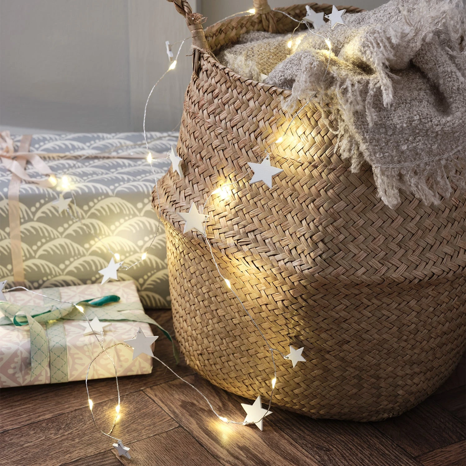 Guirlande Lumineuse De 1,9 M à 15 Étoiles Blanches En Bois 2 Guirlande Lumineuse De 1,9 M à 15 Étoiles Blanches En Bois – Image 2